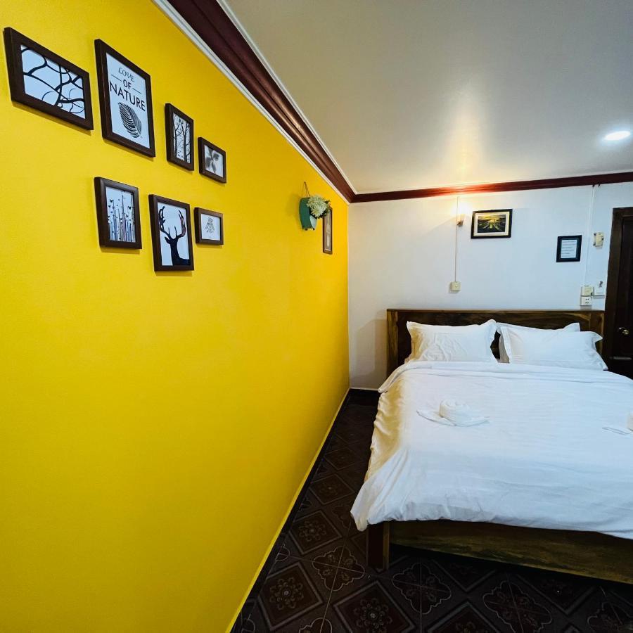 Por Chey Hotel Батамбанг Екстериор снимка