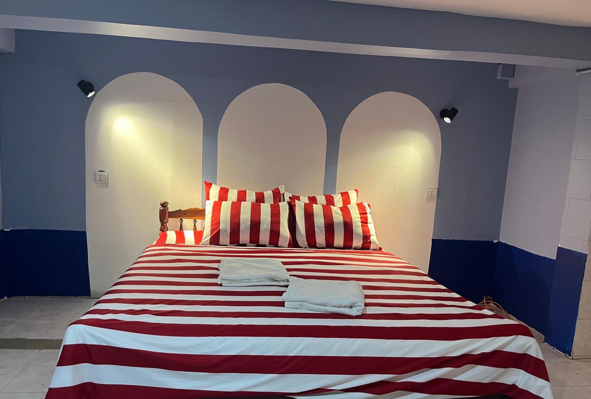 Por Chey Hotel Батамбанг Екстериор снимка