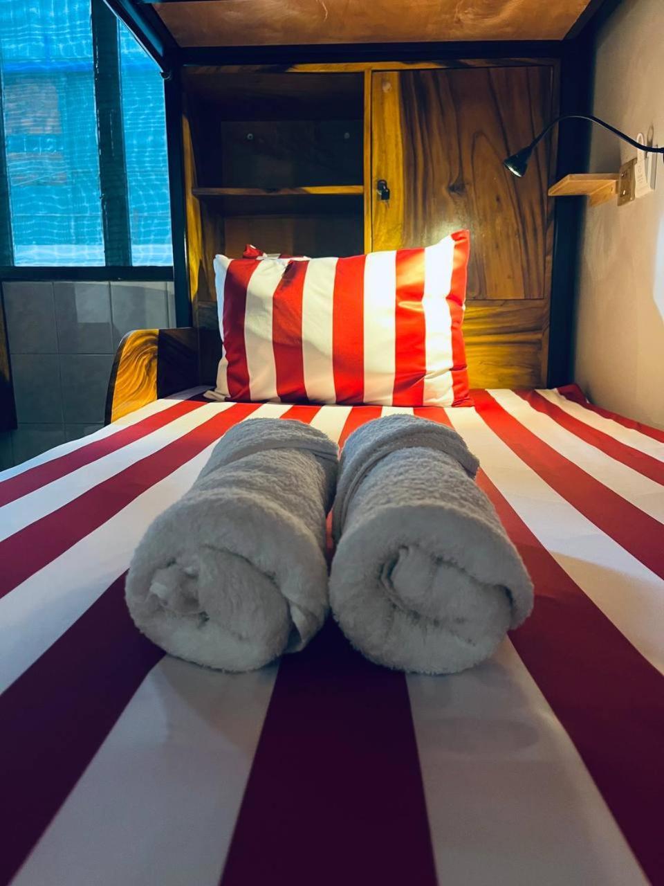 Por Chey Hotel Батамбанг Екстериор снимка