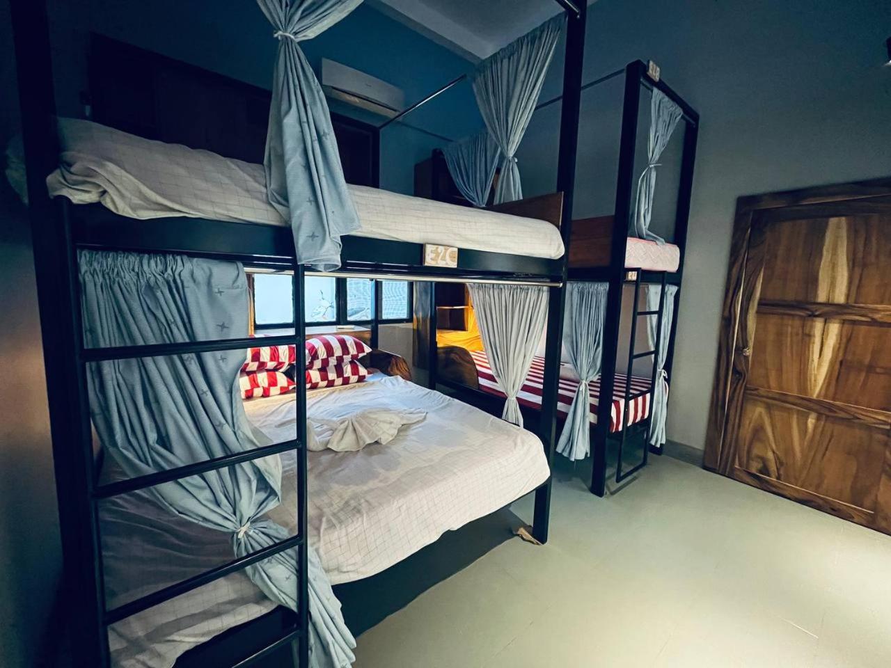 Por Chey Hotel Батамбанг Екстериор снимка