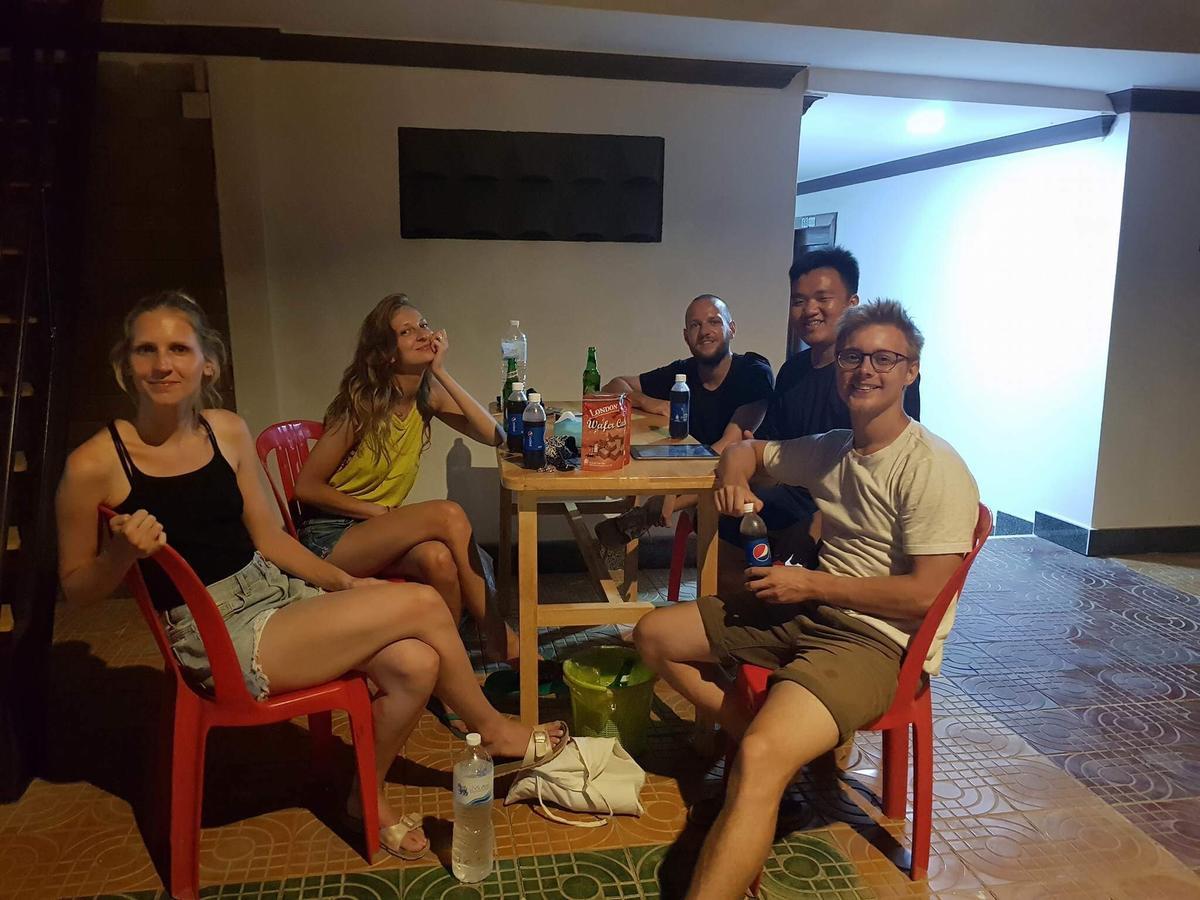Por Chey Hotel Батамбанг Екстериор снимка
