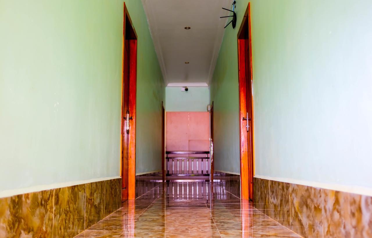 Por Chey Hotel Батамбанг Екстериор снимка